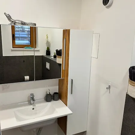 Neues Haus, Stadtnah غيراسدورف بي فيين