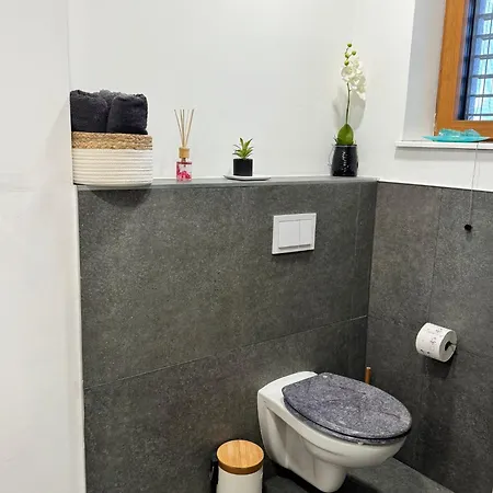 Neues Haus, Stadtnah * 게라스도르프 바이 빈